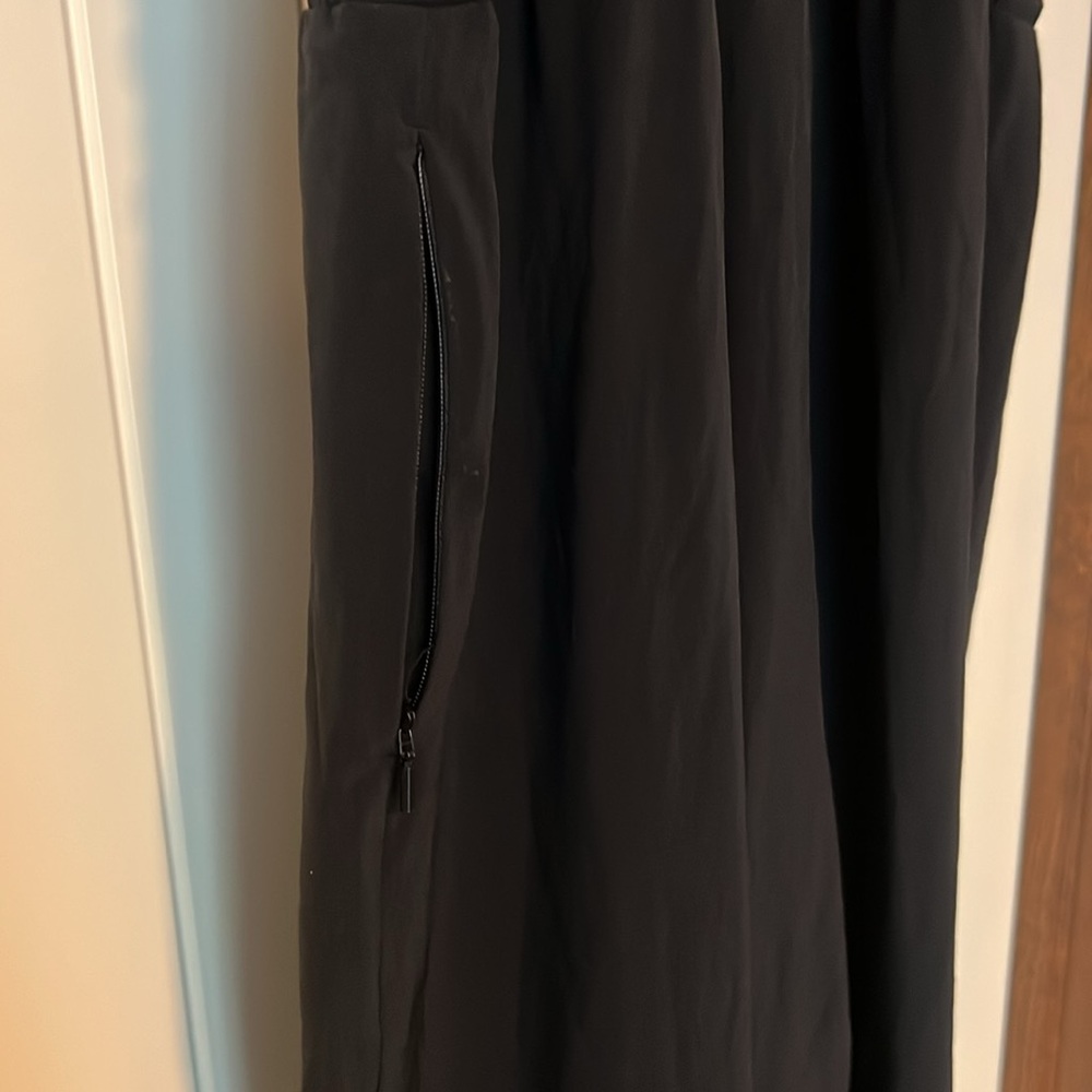 Athleta Revive Wide Leg Convertible Jumpsuit size 8 in Black - Picture 10 of 11